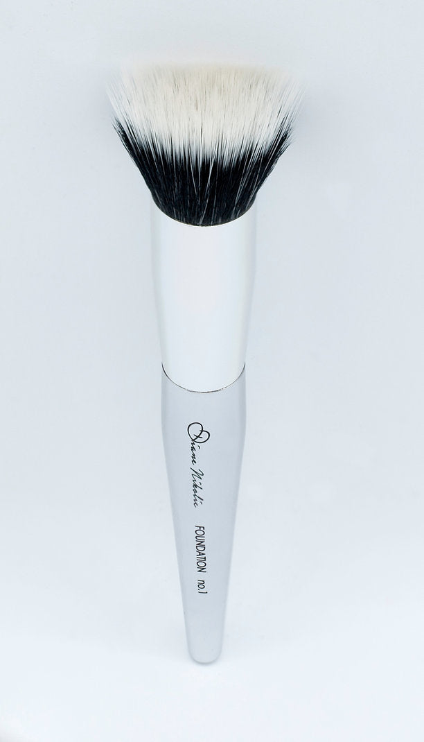 01. Foundation Brush