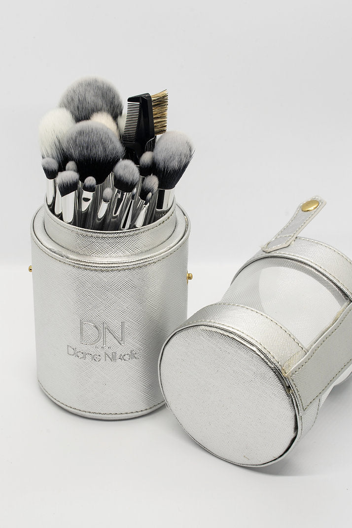 FULL Diane Nikolic 17 pcs Brush Set + FREE Brush Case