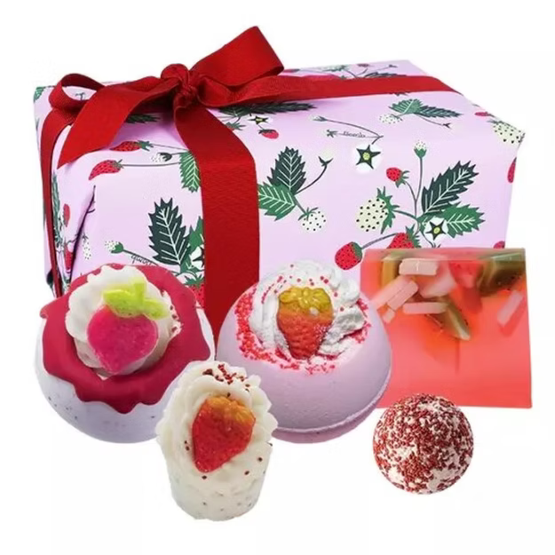 Strawberry Feels Forever Gift Pack
