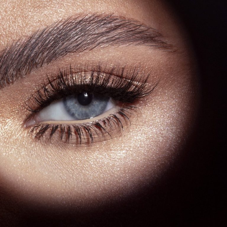 MIA MAKE UP – MASCARA GAZE ON STAGE