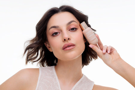 Paese PUFF CLOUD Foundation with blur effect