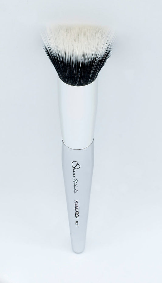 01. Foundation Brush