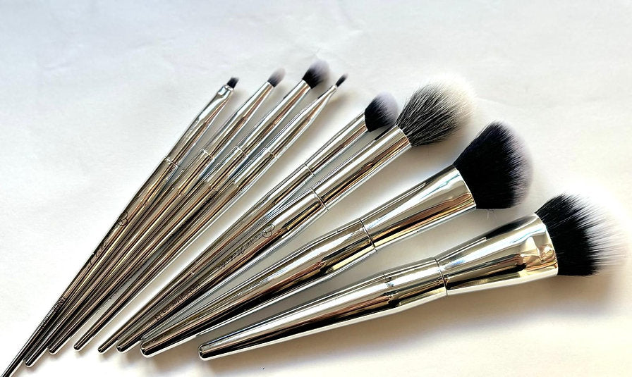 Diane Nikolic Brush Set - The New Edition